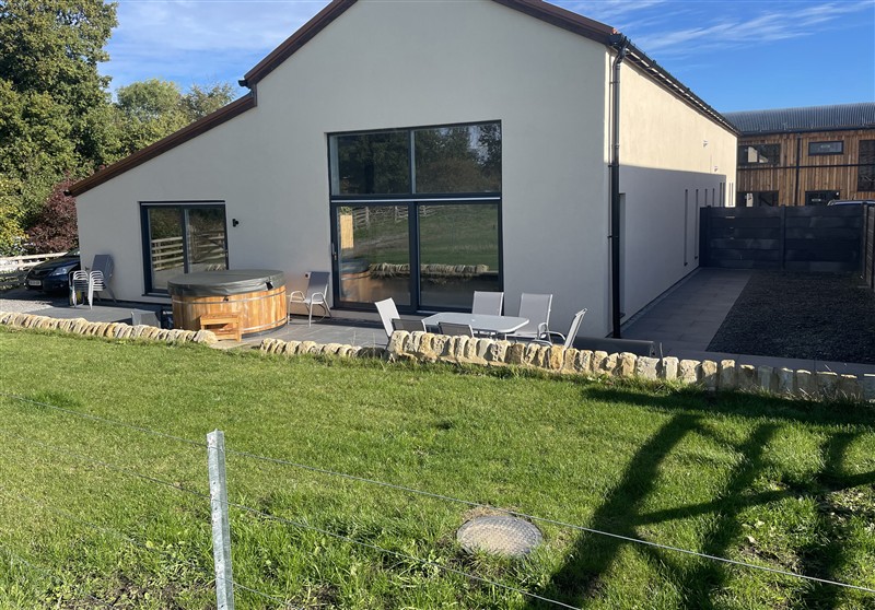 1 New Dairy Barn, Croxdale, County Durham sleeps 10 people