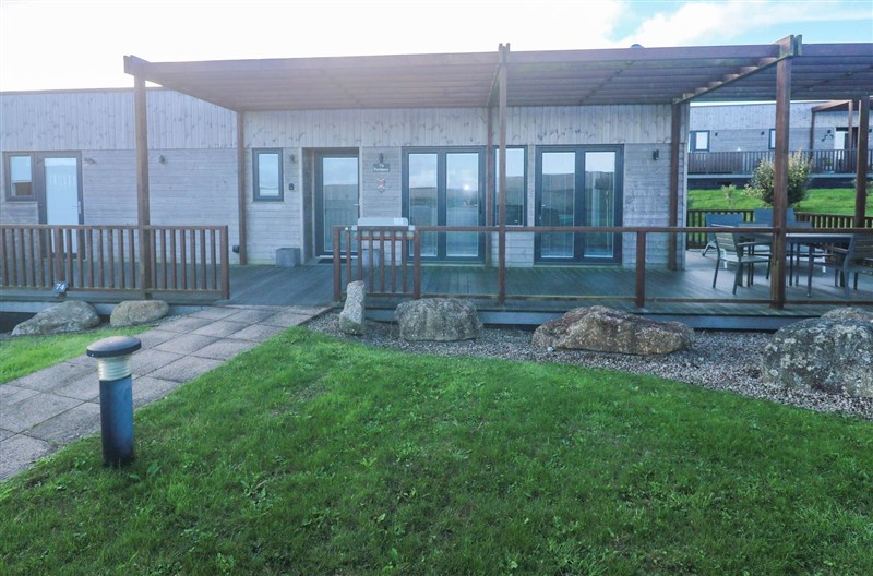 74 Porthmeor, Portreath, Cornwall sleeps 5 people
