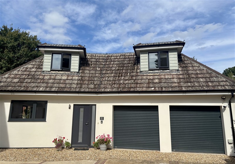 8 Church Road, Ferndown, Dorset sleeps 4 people