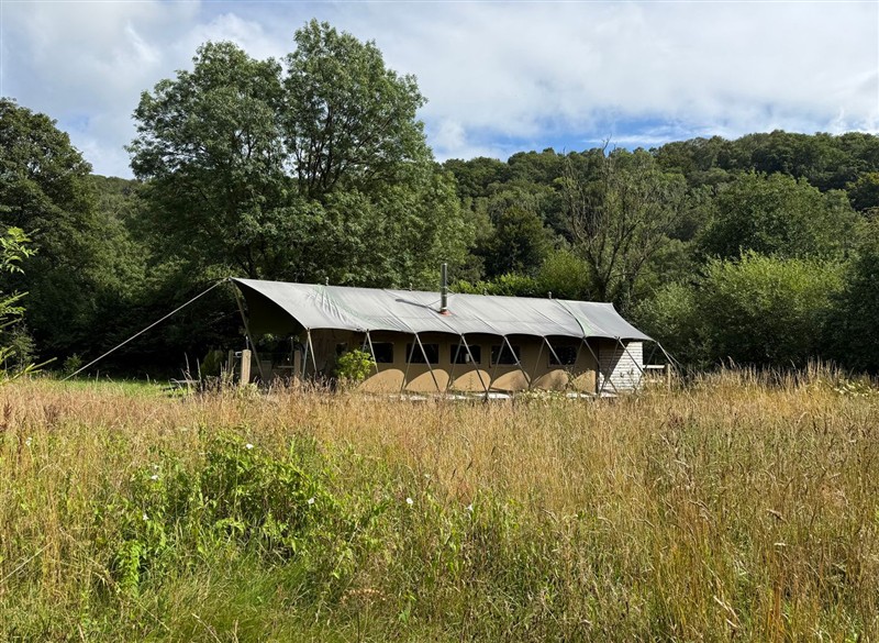 Aeron, near Newcastle Emlyn, Ceredigion has a hot tub