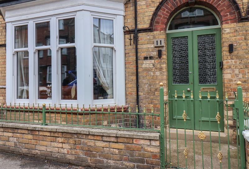 All Seasons, Filey, North Yorkshire sleeps 15 people