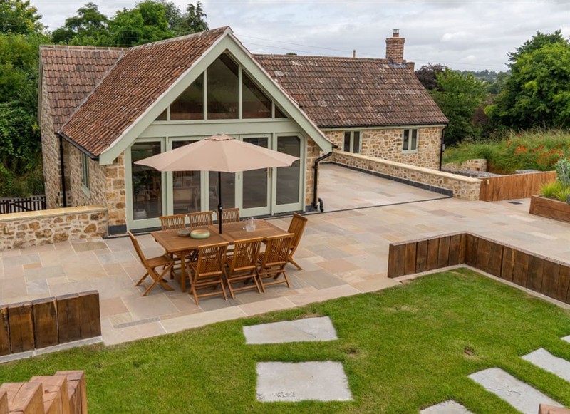 Amberfold Cottage, Ilminster has a hot tub