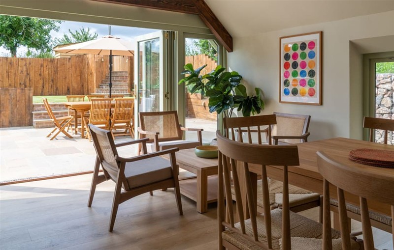 Amberfold Cottage, Ilminster sleeps 8 people