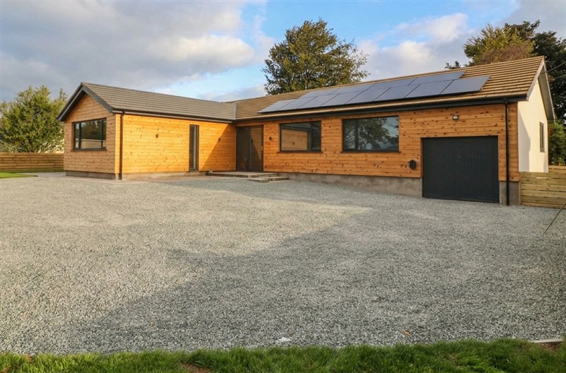 Angorfa, Red Wharf Bay, Ynys Môn / Isle of Anglesey sleeps 10 people