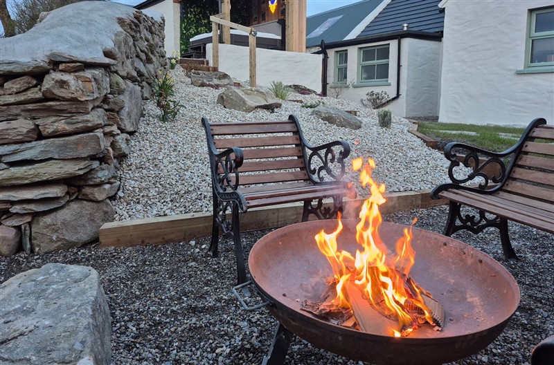 Annie's Farm Cottage, Near Londonderry, Northern Ireland, County Londonderry sleeps 7 people