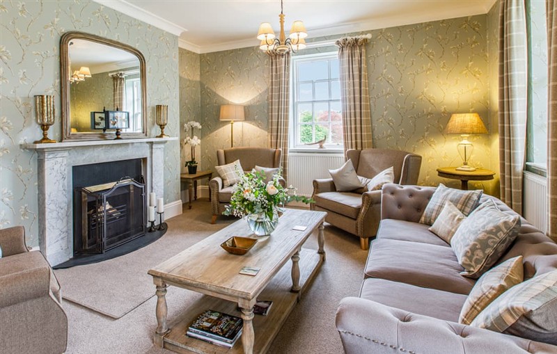 Ballogie House, Aboyne sleeps 16 people