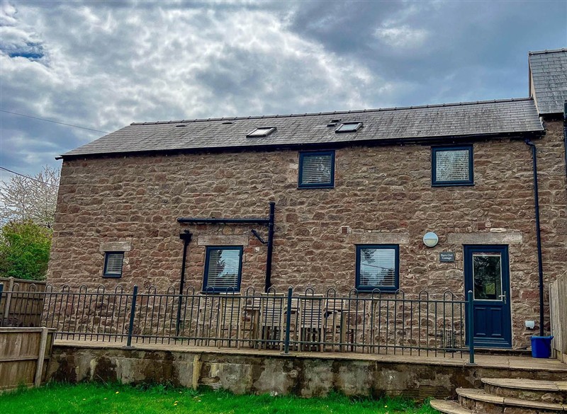 Barn Owl Cottage, Beaulieu Farm near Coleford, Monmouthshire has a hot tub