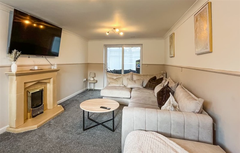 Beckett Cottage, Rhos on Sea, near Colwyn Bay sleeps 10 people