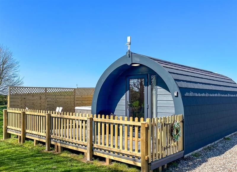Birch, Humanby, near Filey has a hot tub