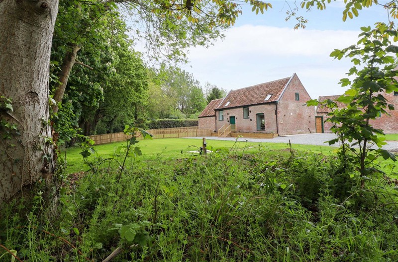 Bobblehat Barn, Claythorpe near Alford, Lincolnshire sleeps 6 people