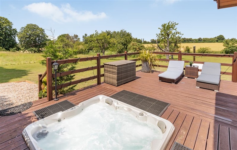 Bramble Lodge, Hadleigh sleeps 4 people