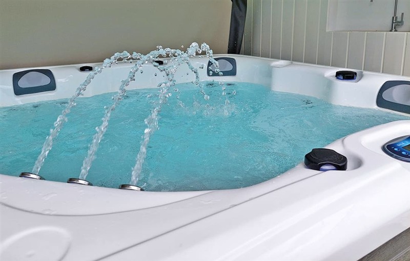 Briar Hill Lodge Little Dunley, Bovey Tracey sleeps 2 people