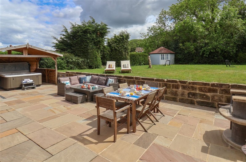 Bridestones 21 Eskdaleside, Sleights, North York Moors National Park sleeps 12 people