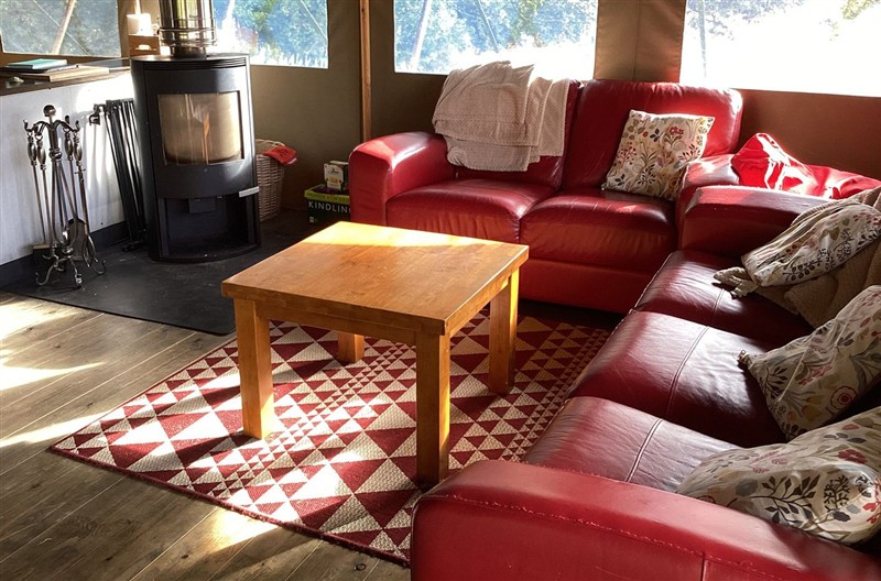 Camnant, near Newcastle Emlyn, Ceredigion sleeps 8 people