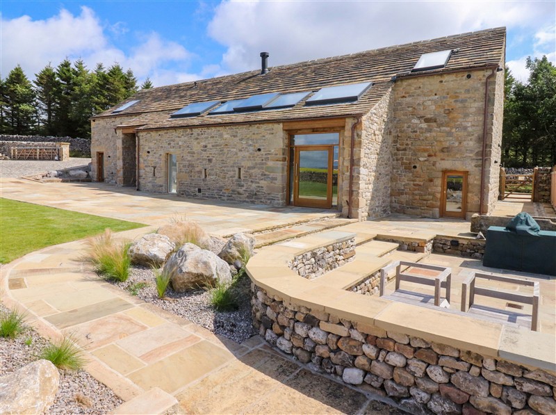 Carden Laithe Barn, Cracoe, Yorkshire Dales has a hot tub