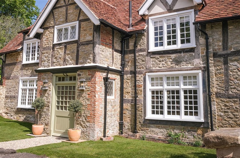 Challens Yarde, Easebourne, South Downs National Park sleeps 8 people