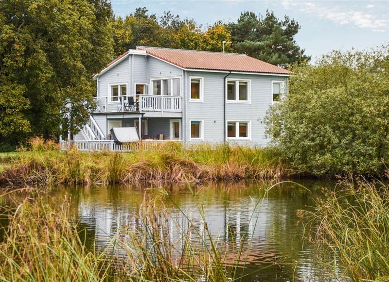 Chestnut Cottage, Great Yarmouth has a hot tub
