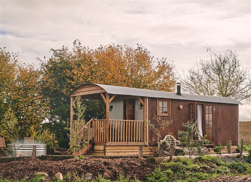 Cobble Hideaway, Kington has a hot tub
