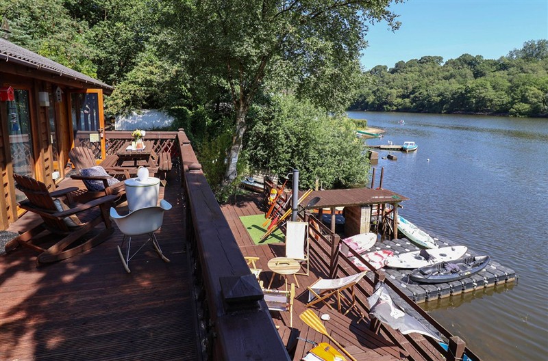 Cool Cabin, Rudyard Lake, Staffordshire sleeps 7 people