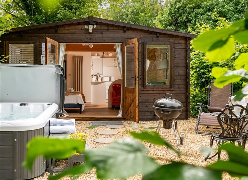 Copperbeech, Blandford Forum has a hot tub