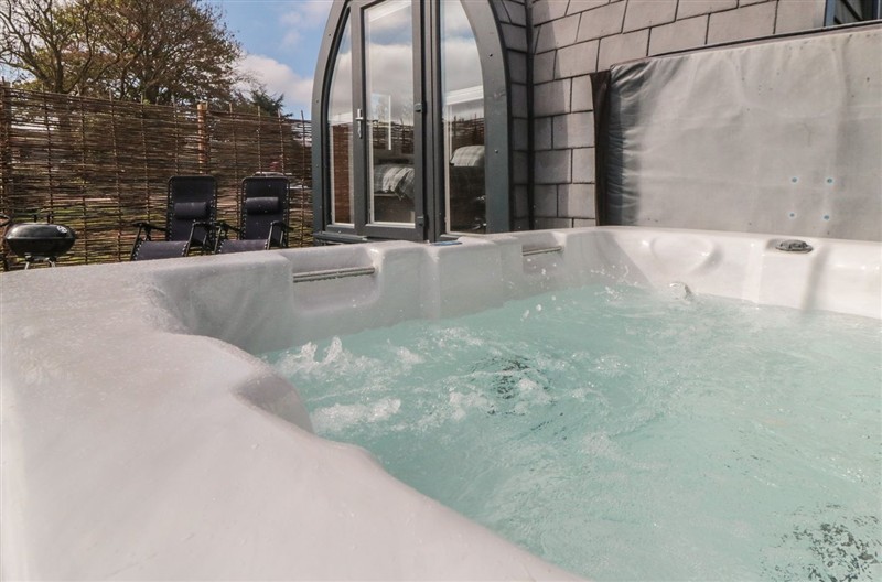 Cosy Cocoon, near Rillington, North Yorkshire sleeps 2 people