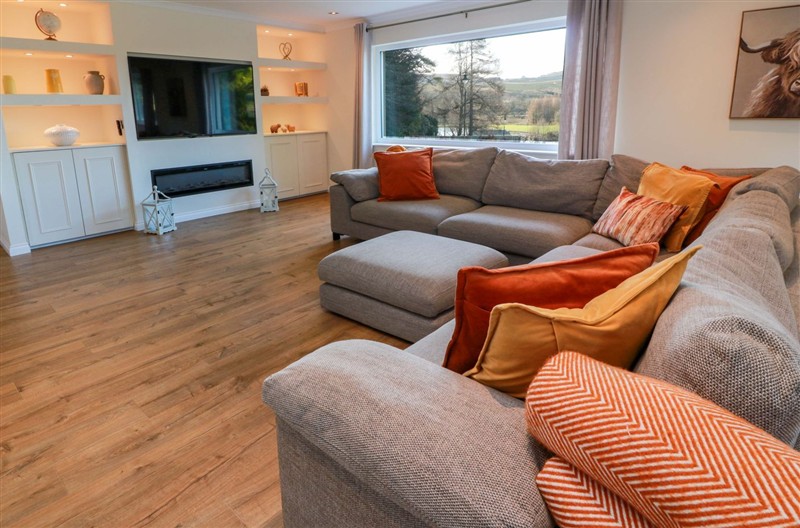 Cramar Cottage, Carbeth near Milngavie, Stirling sleeps 12 people