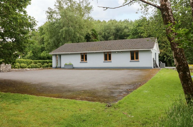 Cro na Coille, near Ballyshannon, County Donegal sleeps 8 people