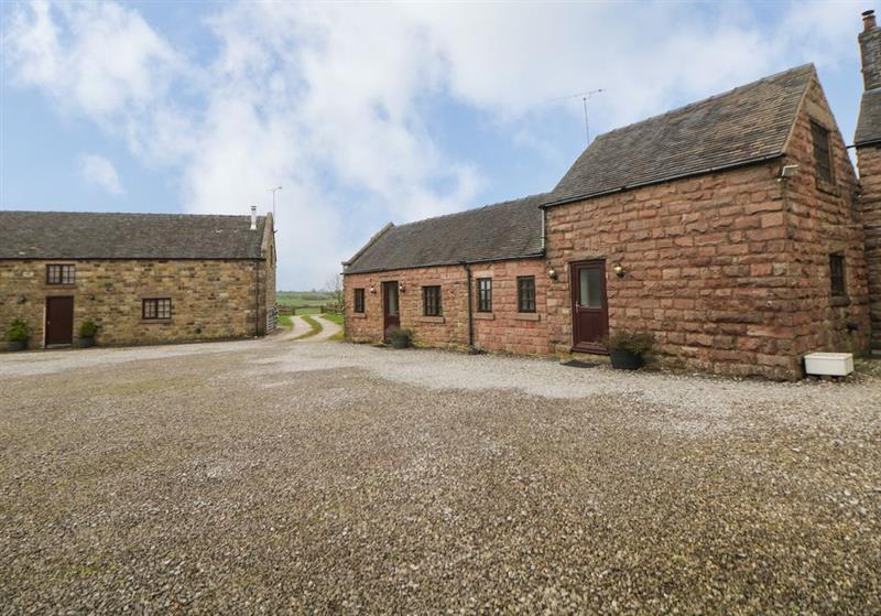 Curlew Barn, Bottomhouse, Peak District & Derbyshire Dales has a hot tub