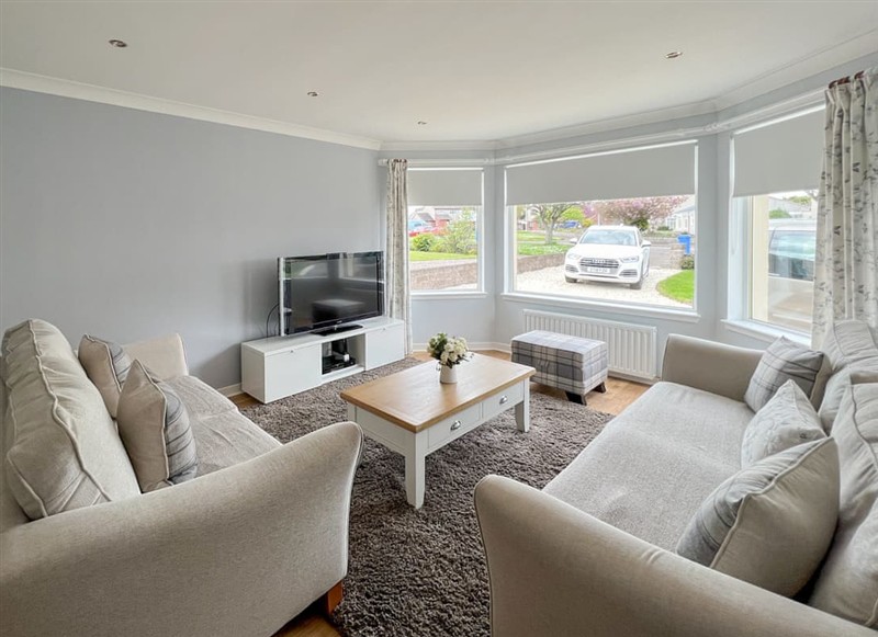 Dragonfly Cottage, Anstruther has a hot tub