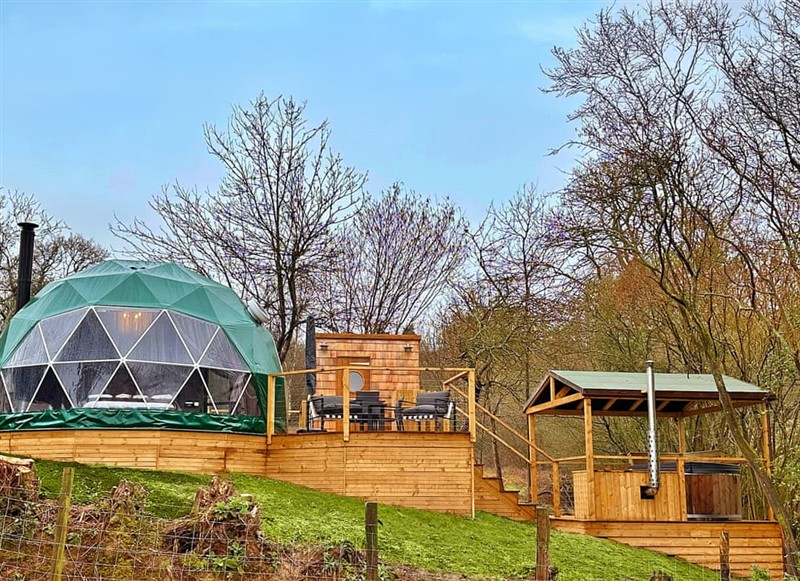 Driftwood Vista, Sevenoaks has a hot tub