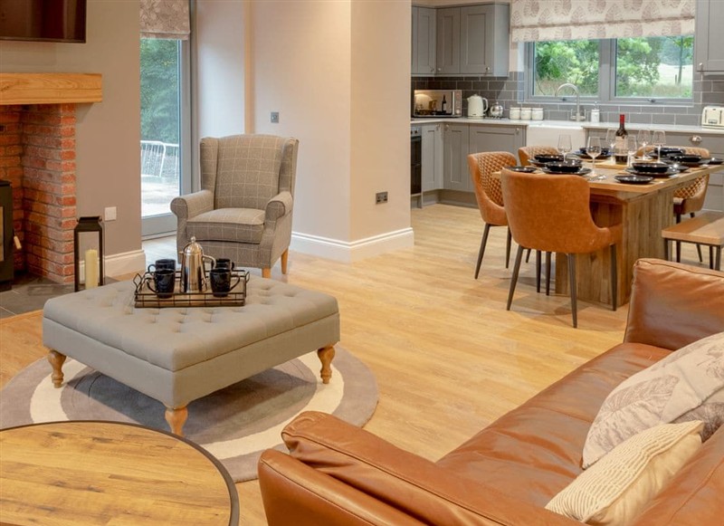 Drumlanrig Castle - Slatehouse Cottage, Thornhill, near Dumfries has a hot tub