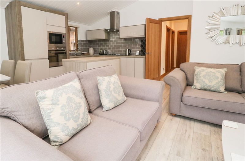 Easedale Lodge, Waterside Wood 2, White Cross Bay near Windermere, Lake District sleeps 7 people