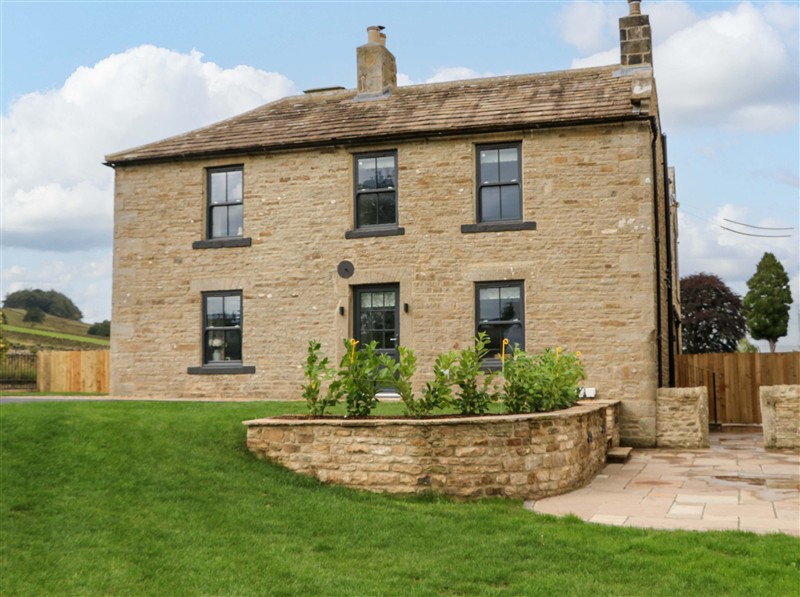 Eastfield Farm, Mickleton, Teesdale, County Durham has a hot tub