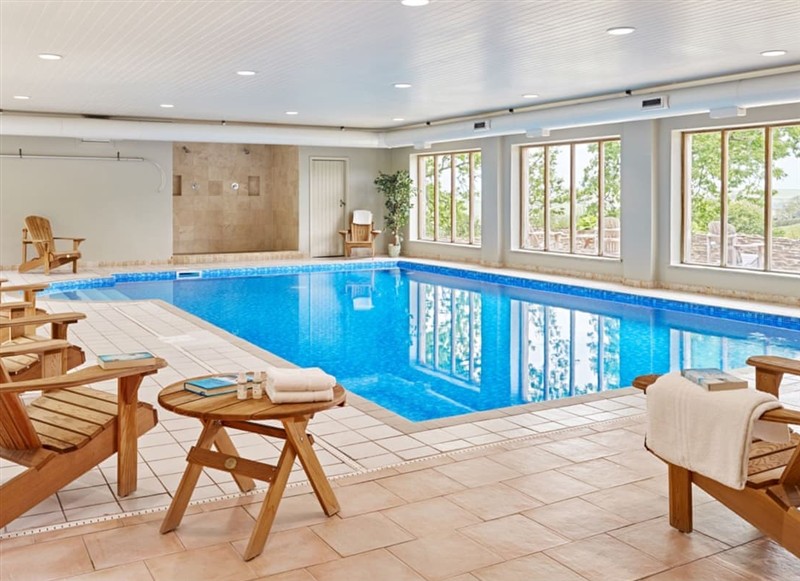 Elm Retreat, Dartmouth has a hot tub