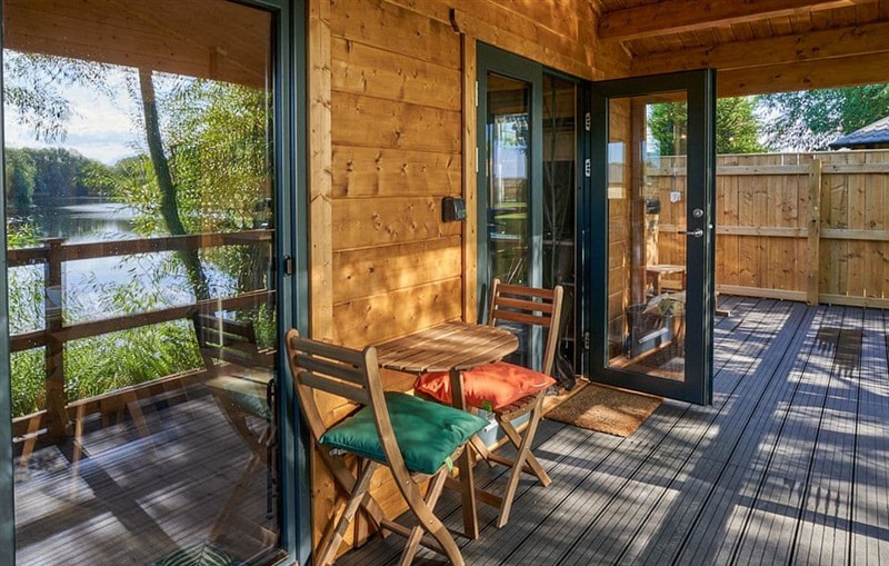 Evergreen Lodge at Kingfisher Lakes, Brandesburton sleeps 3 people