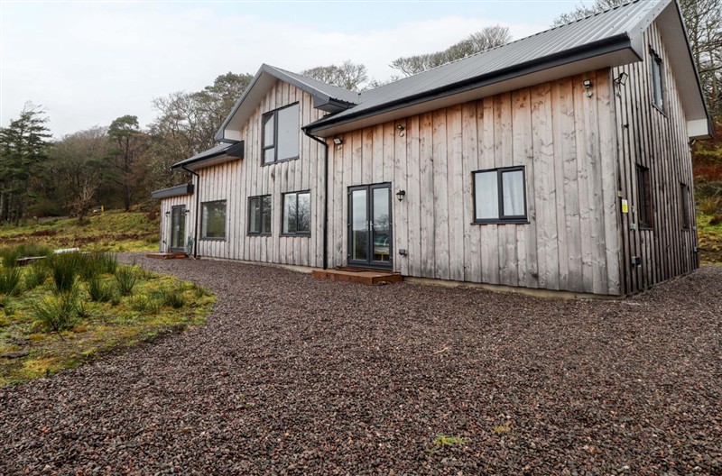 Faodail House, Kingsburgh near Uig, Skye sleeps 9 people