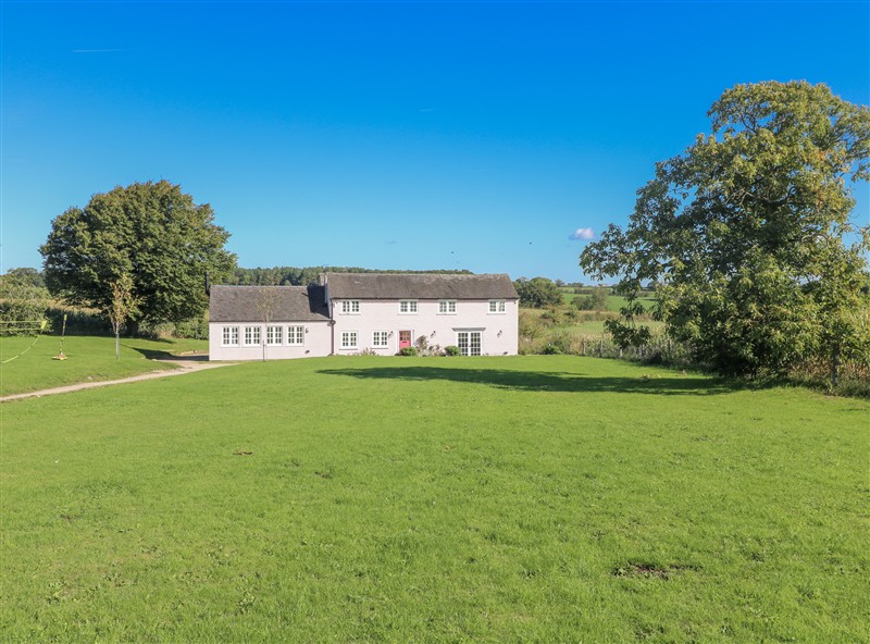 Gapstile, Abbots Bromley, Staffordshire has a hot tub