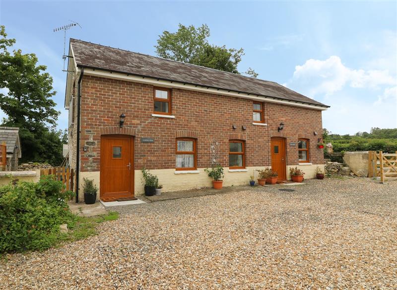Garden View, Llanybydder, Mid Wales & Cardigan Bay has a hot tub
