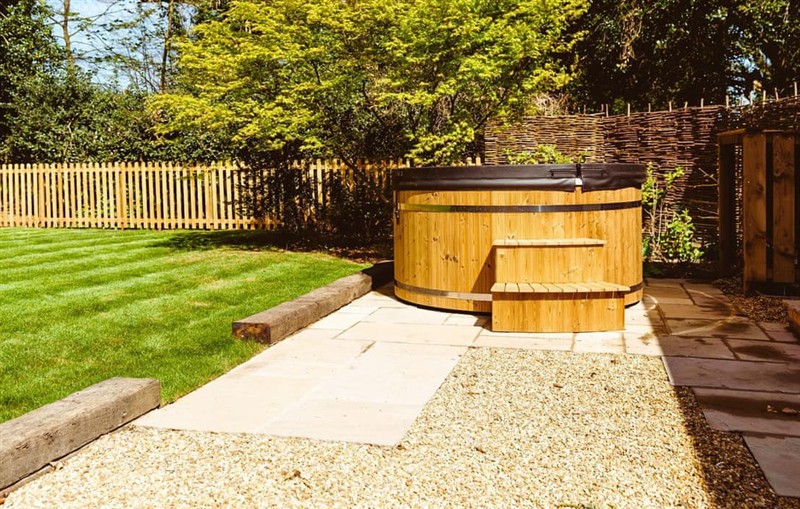 Gatehouse North, Worstead sleeps 6 people