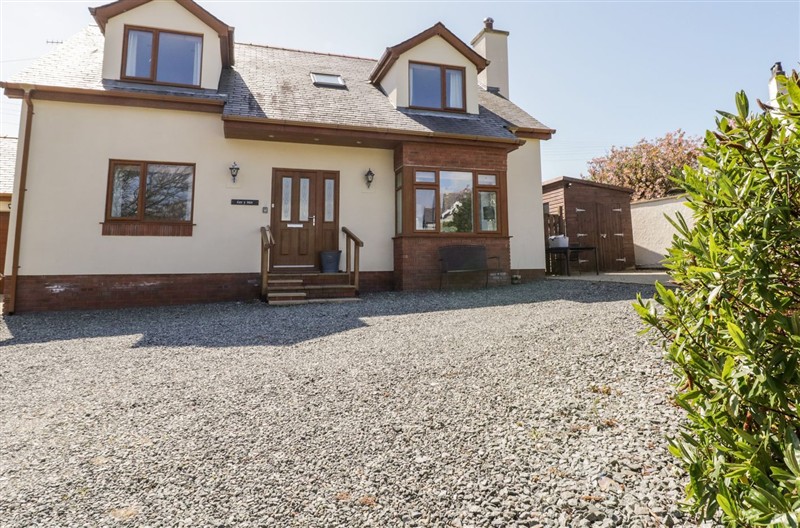 Ger Y Mor, Cemaes Bay, Ynys Môn / Isle of Anglesey sleeps 6 people