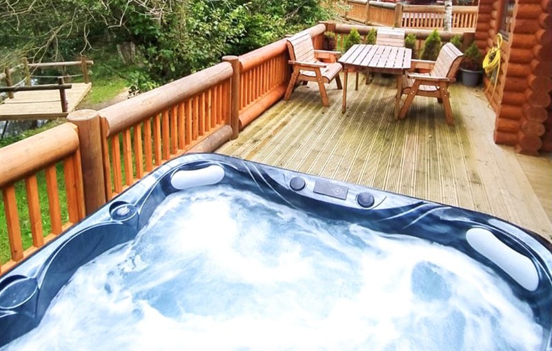 Gingerbread Log Cabin, Felton, near Morpeth sleeps 6 people