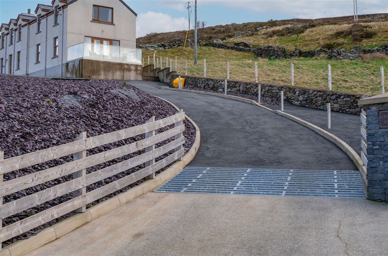 Groeslon Uchaf, Dinorwig near Llanberis, Gwynedd sleeps 8 people