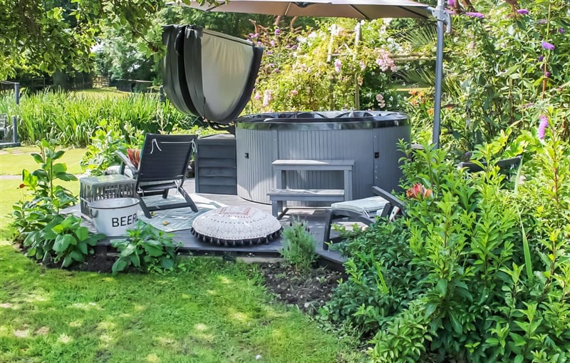 Guston Court, Sandwich sleeps 14 people