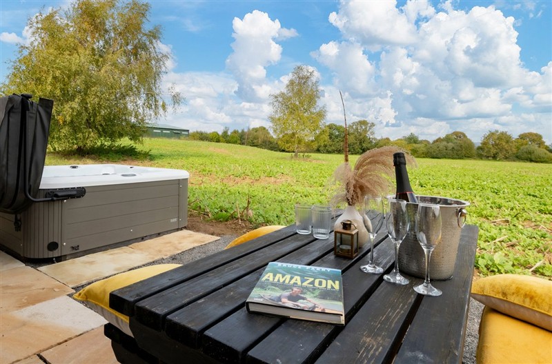 Hambledon Hill Cottage, Farrington near Child Okeford, Dorset sleeps 6 people