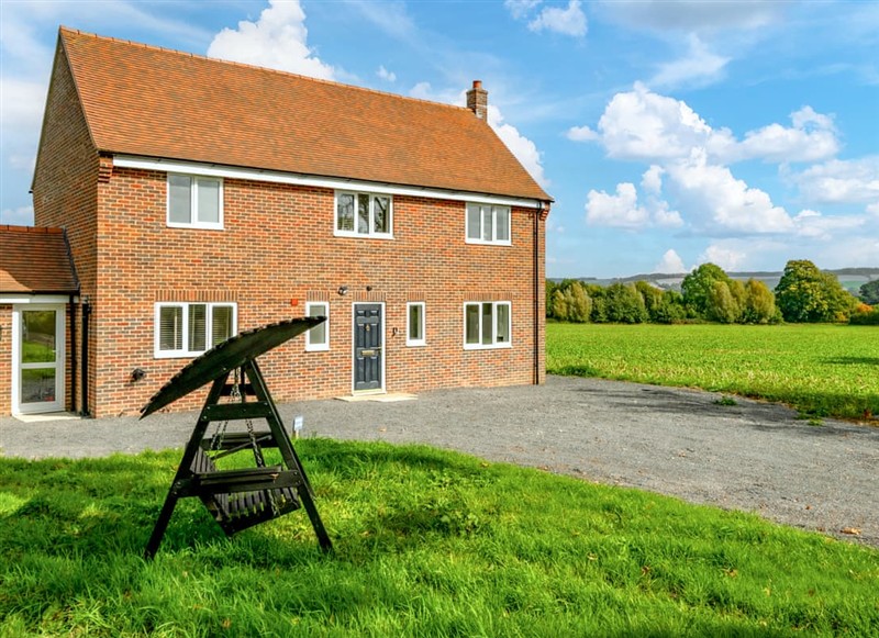 Hambledon Hill Cottage, Sturminster Newton has a hot tub