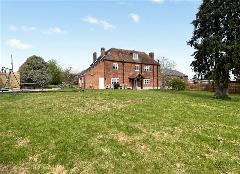 Harvel House Farm, Meopham, Gravesend has a hot tub