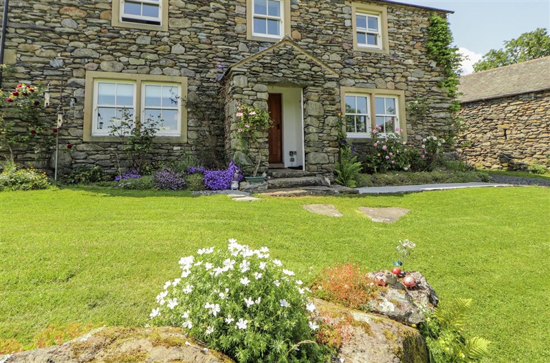 High Wood Foot, Bampton, Cumbria, Lake District sleeps 9 people