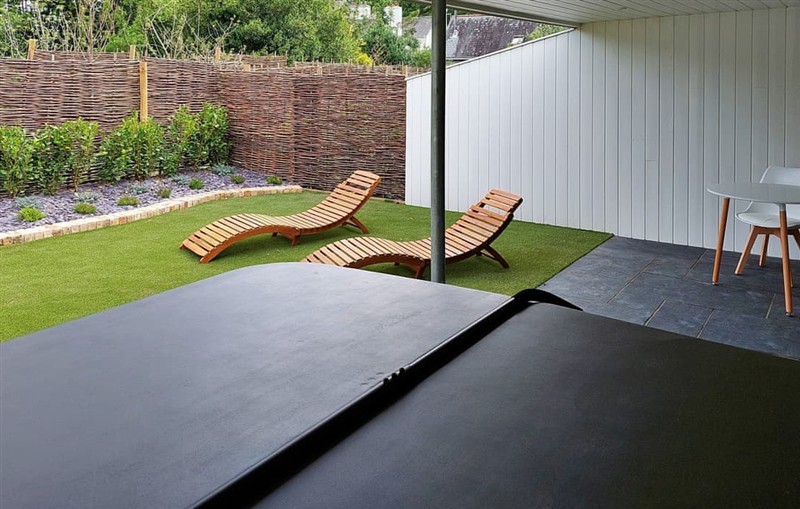 Hillside Retreat Little Dunley, Bovey Tracey sleeps 2 people