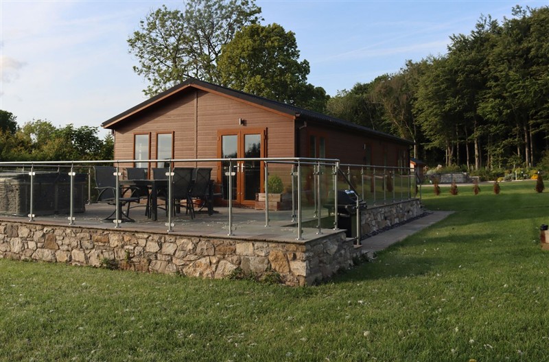 Holly Lodge, Lloc near Caerwys, Flintshire sleeps 6 people