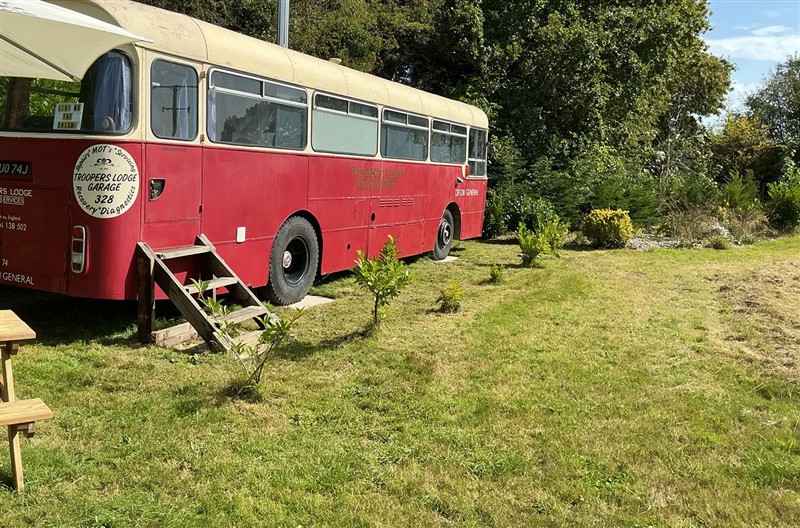 Honey Bus, Menheniot, Cornwall sleeps 4 people